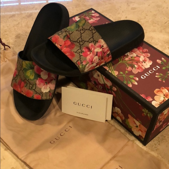 womens pink gucci slides
